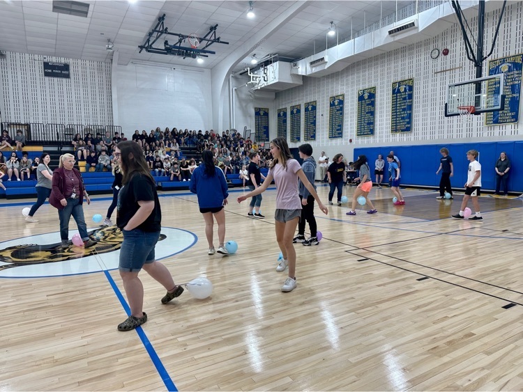 Students vs faculty balloon game